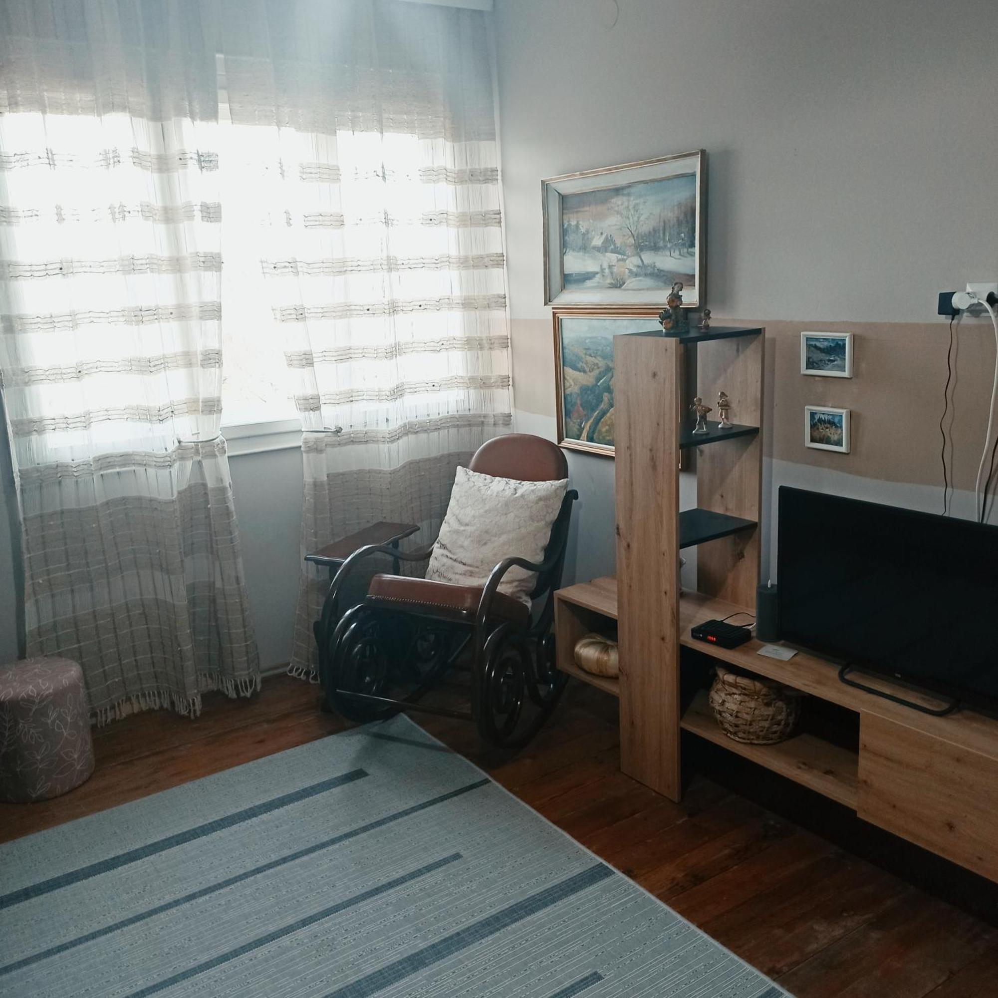 Kuca Despot Apartment Kremna Phòng bức ảnh